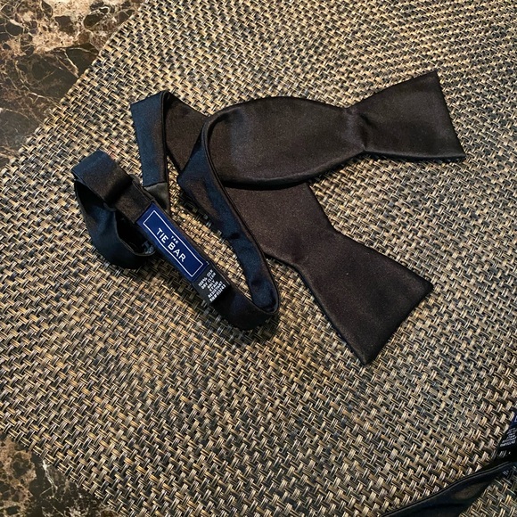 2 Tie Bar - Black Self Tie Bow Ties. Regular & Batwing - Picture 9 of 9